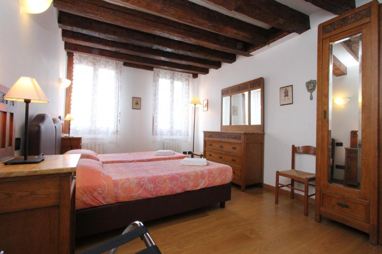 Residence Dei Mori Венеция Экстерьер фото