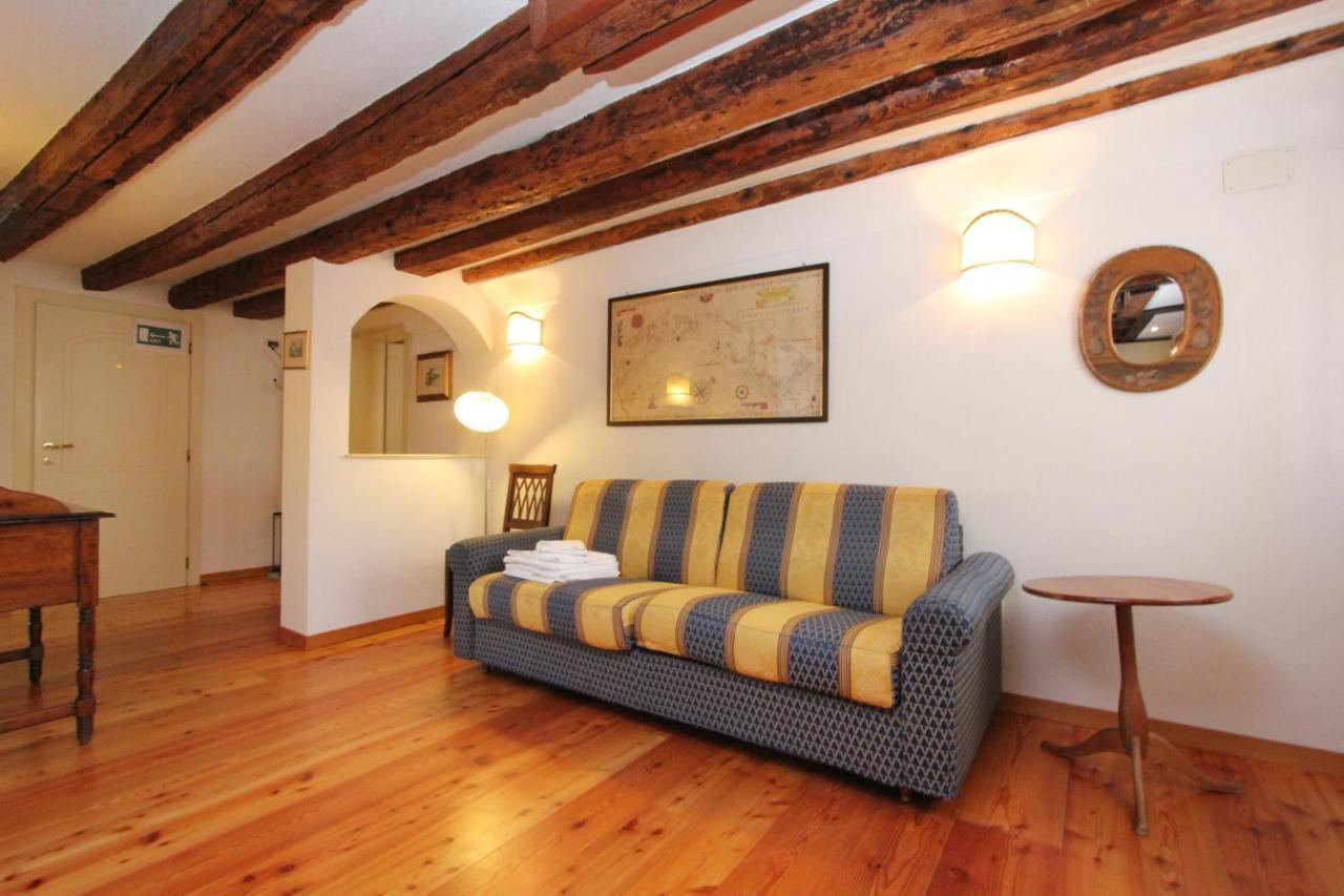 Residence Dei Mori Венеция Экстерьер фото