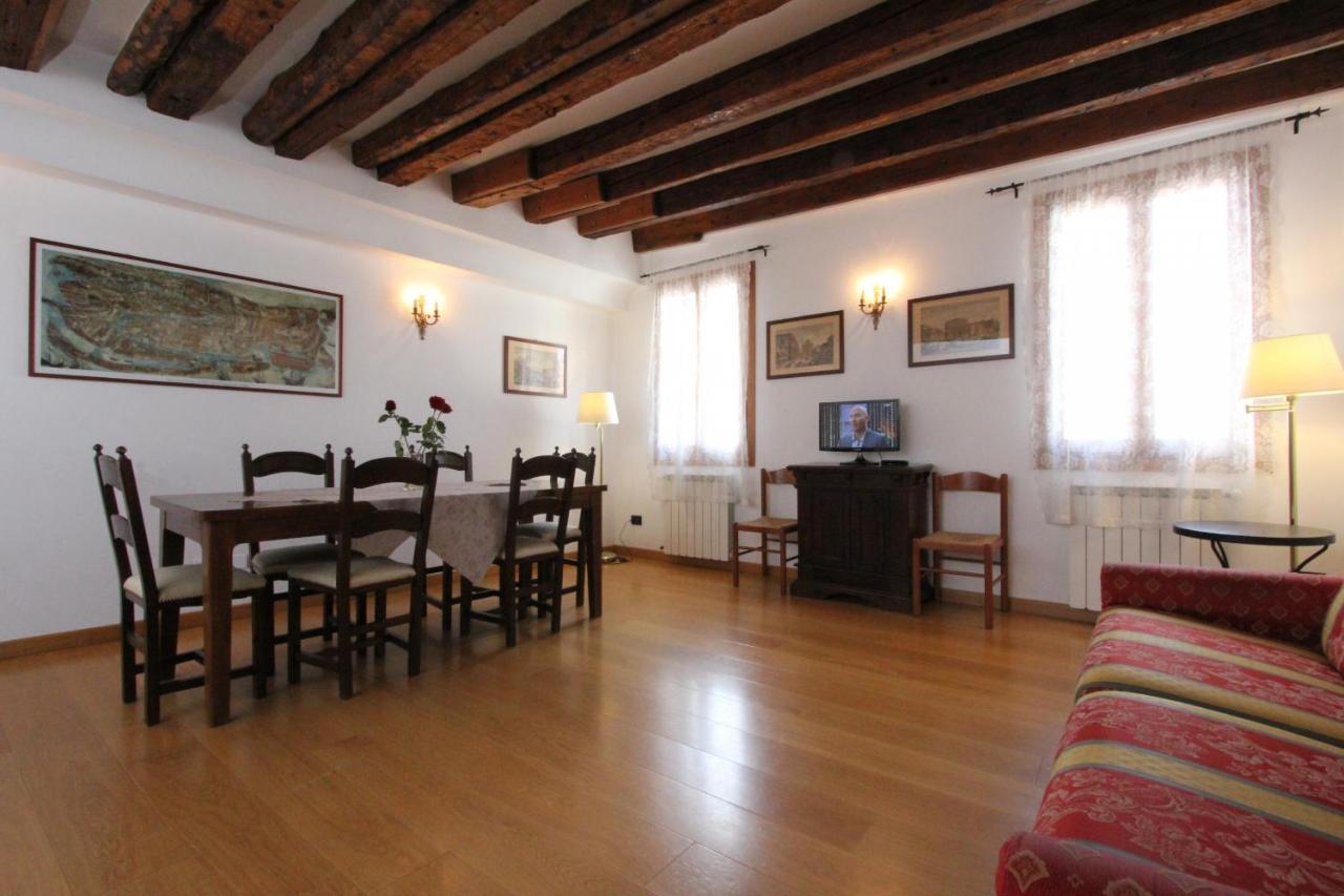 Residence Dei Mori Венеция Экстерьер фото