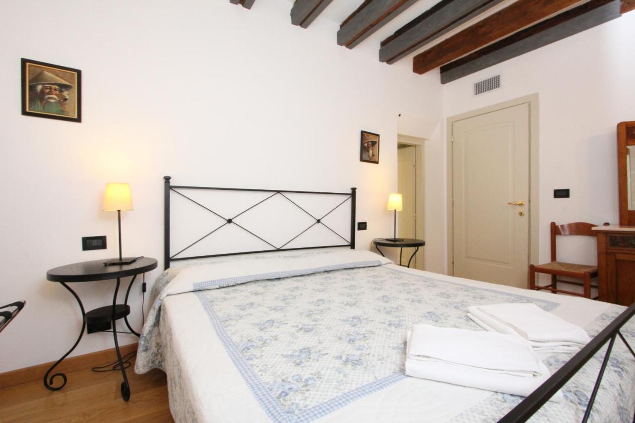 Residence Dei Mori Венеция Экстерьер фото